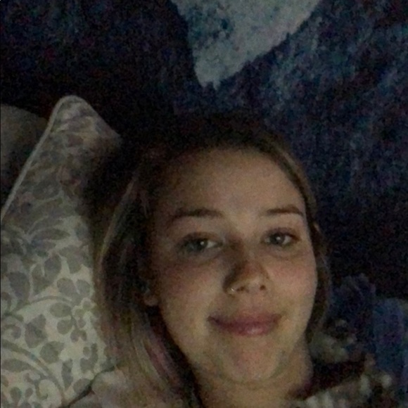 Meet your Posher, Holly - Picture 1 of 1